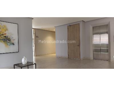 Apartamento de 3 alcobas en venta en Los Rosales, Bogotá, 195 m² · foto 3 de 20