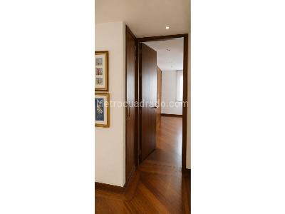 Apartamento de 3 alcobas en venta en Los Rosales, Bogotá, 195 m² · foto 10 de 20
