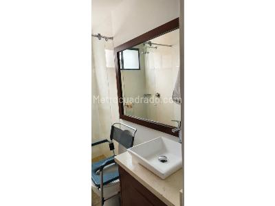 Apartamento de 3 alcobas en venta en Los Rosales, Bogotá, 195 m² · foto 13 de 20