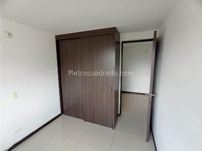 Apartamento de 3 alcobas en venta en Niquia, Bello, 65 m² · foto 6 de 9