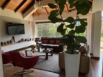Casa de 5 alcobas en venta en Guaymaral Hacienda San Simon, Chía, 427 m² · foto 2 de 19