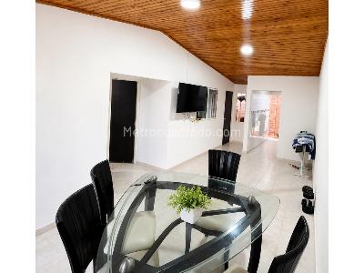 Casa de 2 alcobas en venta en Coralina, Villavicencio, 73 m² · foto 3 de 8