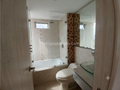 Apartamento de 3 alcobas en venta en Belen Loma De Los Bernal, Medellín, 77 m² · foto 15 de 20
