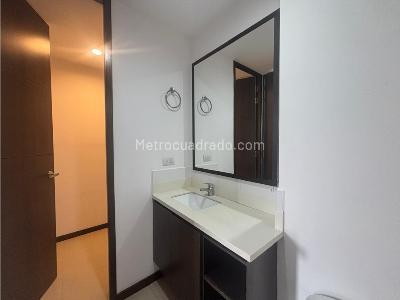 Apartamento de 4 alcobas en venta en El Poblado, Medellín, 148 m² · foto 3 de 20
