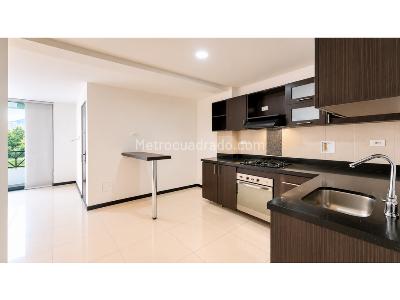 Apartamento de 3 alcobas en venta en Cabañas, Bello, 97 m² · foto 4 de 12