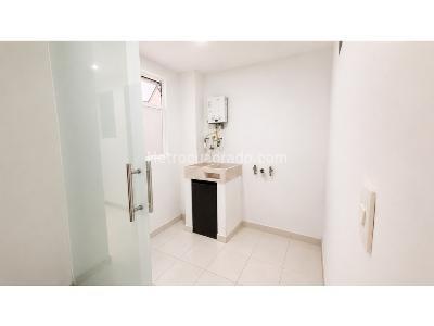 Apartamento de 3 alcobas en venta en Cabañas, Bello, 97 m² · foto 5 de 12