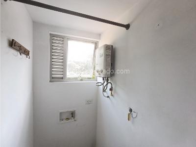 Apartamento de 3 alcobas en venta en La Navarra, Bello, 65 m² · foto 4 de 15