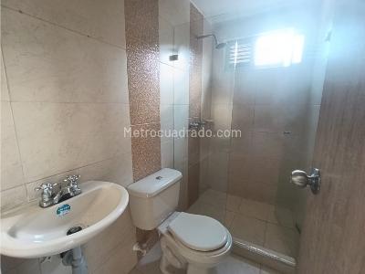 Apartamento de 3 alcobas en venta en La Navarra, Bello, 65 m² · foto 6 de 15