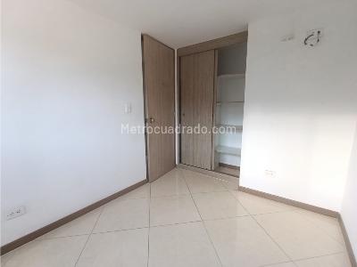 Apartamento de 3 alcobas en venta en La Navarra, Bello, 65 m² · foto 7 de 15