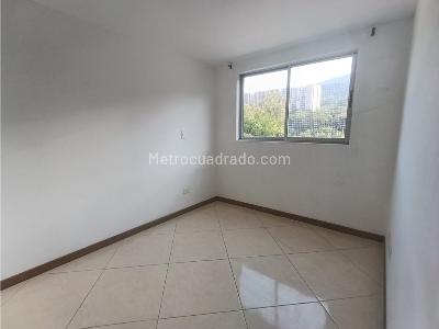 Apartamento de 3 alcobas en venta en La Navarra, Bello, 65 m² · foto 9 de 15