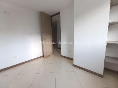 Apartamento de 3 alcobas en venta en La Navarra, Bello, 65 m² · foto 11 de 15
