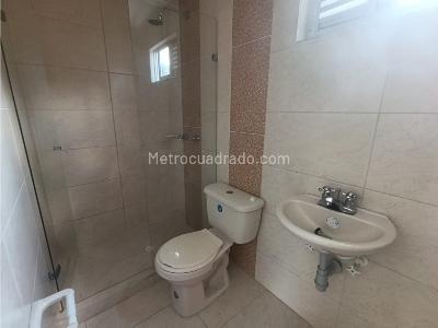 Apartamento de 3 alcobas en venta en La Navarra, Bello, 65 m² · foto 13 de 15