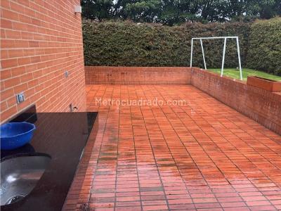 Casa de 4 alcobas en venta en Guaymaral Hacienda San Simon, Chía, 419 m² · foto 5 de 18
