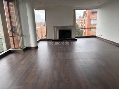 Apartamento de 4 alcobas en venta en Los Rosales, Bogotá, 374 m² · foto 3 de 17