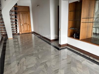 Apartamento de 4 alcobas en venta en Los Rosales, Bogotá, 374 m² · foto 6 de 17