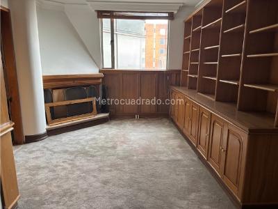 Apartamento de 4 alcobas en venta en Los Rosales, Bogotá, 374 m² · foto 11 de 17