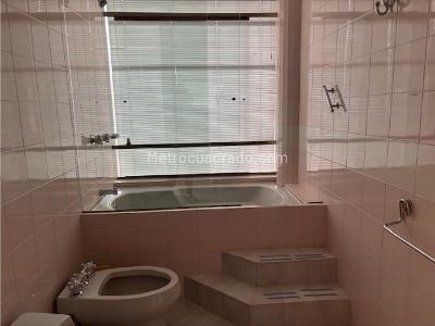 Apartamento de 4 alcobas en venta en Los Rosales, Bogotá, 374 m² · foto 13 de 17