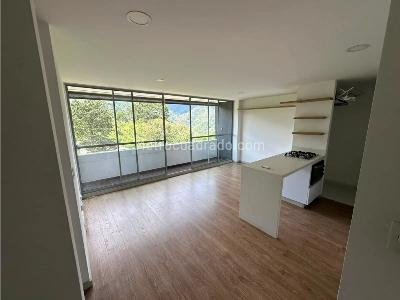 Apartamento de 2 alcobas en venta en Las Lomitas, Sabaneta, 60 m² · foto 3 de 11
