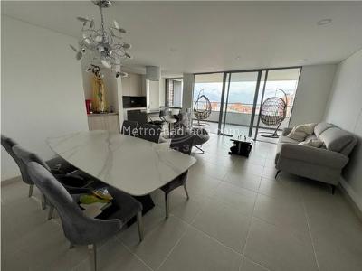 Apartamento de 3 alcobas en venta en Loma De Los Mesa, Envigado, 161 m² · foto 4 de 19