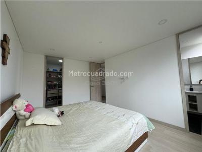 Apartamento de 3 alcobas en venta en Loma De Los Mesa, Envigado, 161 m² · foto 18 de 19