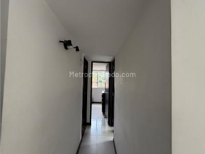 Apartamento de 2 alcobas en venta en Aralias, Bello, 41 m² · foto 6 de 17