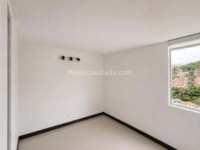 Apartamento de 2 alcobas en venta en Aralias, Bello, 41 m² · foto 8 de 17