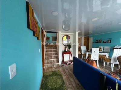 Casa de 5 alcobas en venta en Zona Centro, Tunja, 283 m² · foto 2 de 11