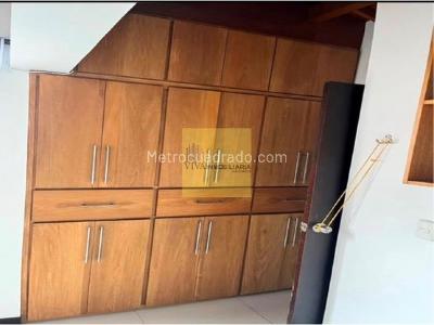 Apartamento en venta en Loma De Los Bernal, Medellín · foto 5 de 17