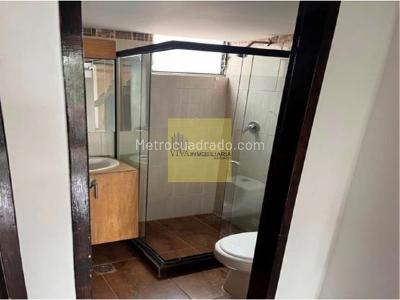 Apartamento en venta en Loma De Los Bernal, Medellín · foto 11 de 17
