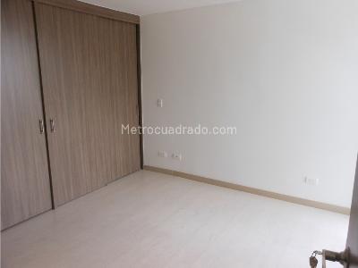 Apartamento de 3 alcobas en venta en Cabañas, Bello, 78 m² · foto 8 de 20