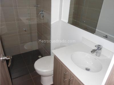 Apartamento de 3 alcobas en venta en Cabañas, Bello, 78 m² · foto 18 de 20