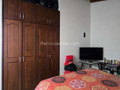 Apartamento de 4 alcobas en venta en Cabañas, Bello, 110 m² · foto 10 de 19
