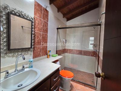 Apartamento de 4 alcobas en venta en Cabañas, Bello, 110 m² · foto 18 de 19