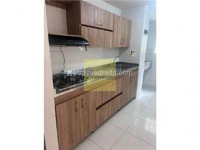 Apartamento de 3 alcobas en venta en Madera, Bello, 56 m² · foto 2 de 19