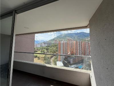 Apartamento de 3 alcobas en venta en Niquia, Bello, 92 m² · foto 2 de 20