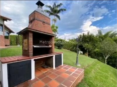 Casa de 3 alcobas en venta en Cerritos, Pereira, 400 m² · foto 6 de 7