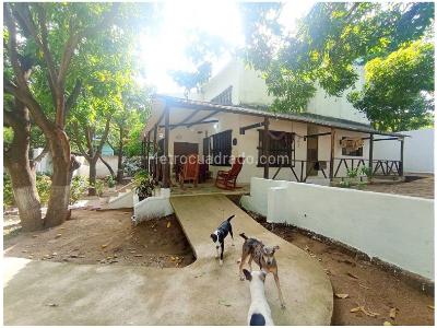 Casa en venta en Bonda, Santa Marta · foto 2 de 20