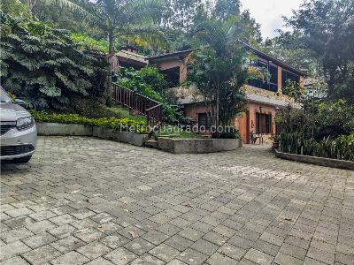 Casa de 5 alcobas en venta en Los Balsos, Medellín, 1150 m² · foto 2 de 20