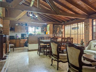 Casa de 5 alcobas en venta en Los Balsos, Medellín, 1150 m² · foto 11 de 20