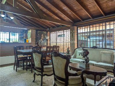 Casa de 5 alcobas en venta en Los Balsos, Medellín, 1150 m² · foto 12 de 20
