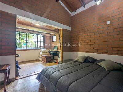 Casa de 5 alcobas en venta en Los Balsos, Medellín, 1150 m² · foto 18 de 20