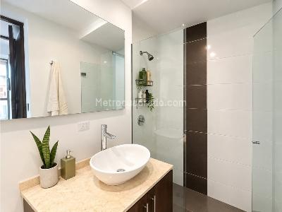 Apartamento de 2 alcobas en venta en El Poblado, Medellín, 92 m² · foto 6 de 17