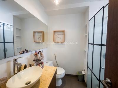 Apartamento de 2 alcobas en venta en El Poblado, Medellín, 92 m² · foto 10 de 17