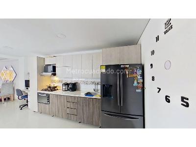 Apartamento de 3 alcobas en venta en Cabañas, Bello, 82 m² · foto 6 de 18