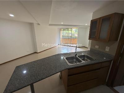 Apartamento de 3 alcobas en venta en Las Lomitas, Sabaneta, 112 m² · foto 3 de 16