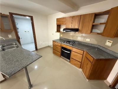 Apartamento de 3 alcobas en venta en Las Lomitas, Sabaneta, 112 m² · foto 5 de 16
