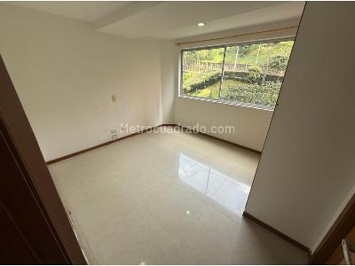 Apartamento de 3 alcobas en venta en Las Lomitas, Sabaneta, 112 m² · foto 7 de 16