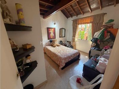 Casa de 3 alcobas en venta en Belen La Mota, Medellín, 186 m² · foto 11 de 20