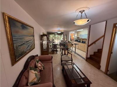 Casa de 3 alcobas en venta en Belen La Mota, Medellín, 186 m² · foto 2 de 20