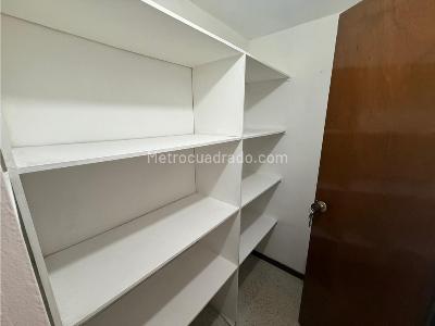 Apartamento de 3 alcobas en venta en Conquistadores, Medellín, 115 m² · foto 2 de 20
